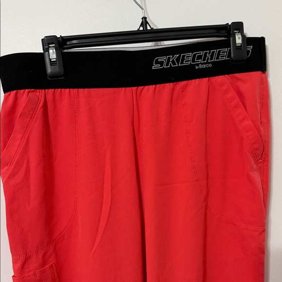 Skechers by Barco *Beautiful Bright Coral!* Scrub Set - L Top & M Bottoms - Picture 8 of 10